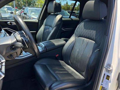 Used 2025 BMW X5 xDrive50e AWD/4WD image 8