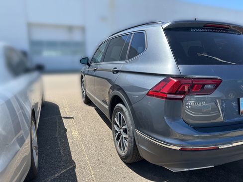 Used 2020 Volkswagen Tiguan SE w/ Panoramic Sunroof Package AWD/4WD image 4