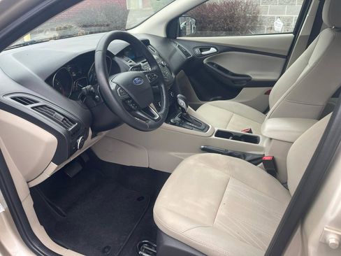Used 2017 Ford Focus SE w/ Cold Weather Package image 15
