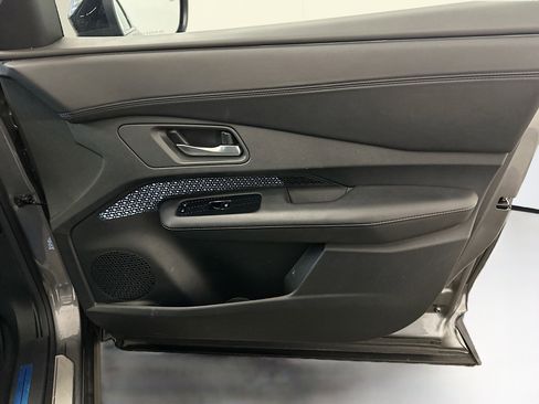 Used 2024 Nissan Ariya AWD image 33