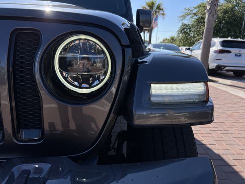 Used 2021 Jeep Wrangler Unlimited Sahara AWD/4WD image 6