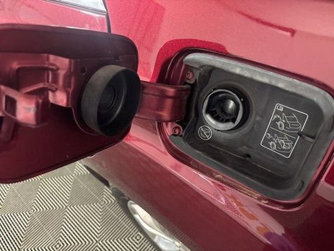 Used 2018 Chrysler 300 Limited w/ Safetytec Plus Group image 48