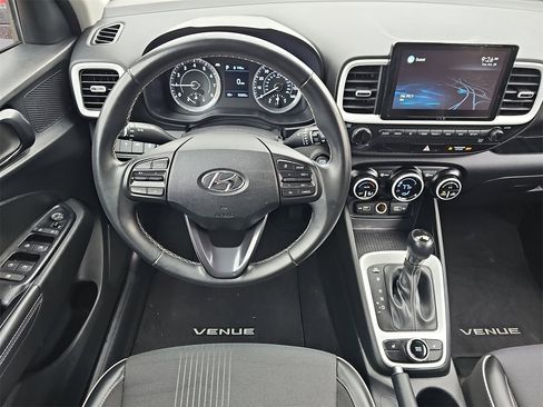Used 2022 Hyundai Venue Limited w/ Cargo Package image 16