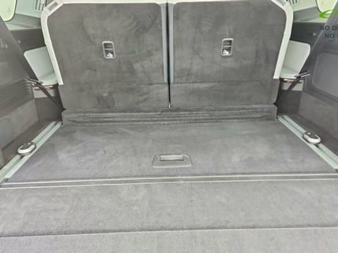 Used 2025 Rivian R1S Premium AWD/4WD image 15
