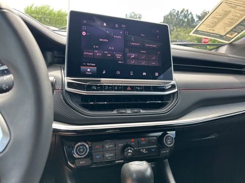 Used 2024 Jeep Compass Trailhawk image 24