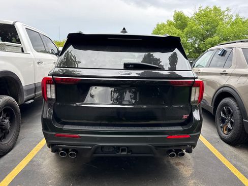 Certified 2025 Ford Explorer ST AWD/4WD image 5