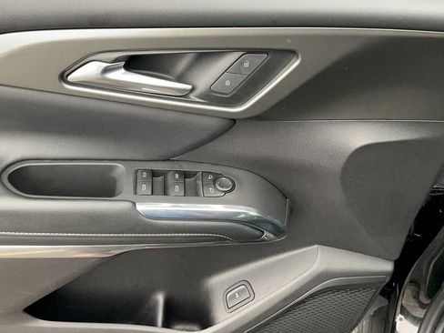 Used 2025 Chevrolet Traverse LT FWD image 18