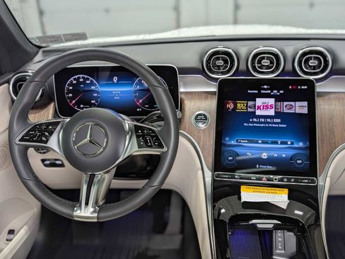 Certified 2025 Mercedes-Benz GLC 300 4MATIC image 6