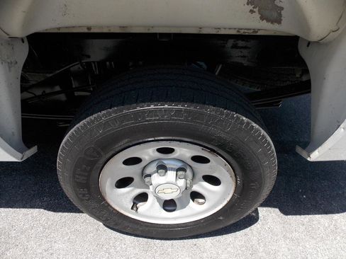 Used 2013 Chevrolet Silverado 1500 W/T RWD image 16