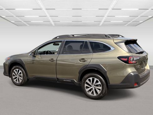 Used 2025 Subaru Outback Premium w/ Popular Package #1A AWD/4WD image 3