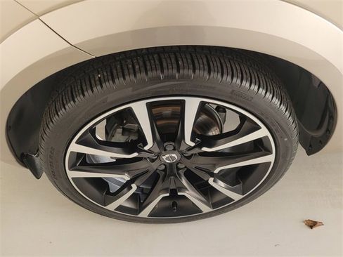 Certified 2023 Volvo XC60 B5 Ultimate w/ Climate Package image 24