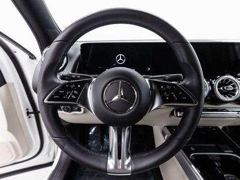 Certified 2024 Mercedes-Benz EQB 300 4MATIC image 11