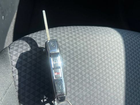 Used 2025 Kia Soul LX w/ LX Technology Package FWD image 18