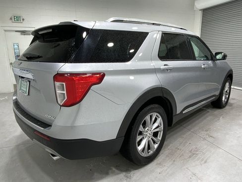 Used 2021 Ford Explorer Limited w/ Equipment Group 301A image 8