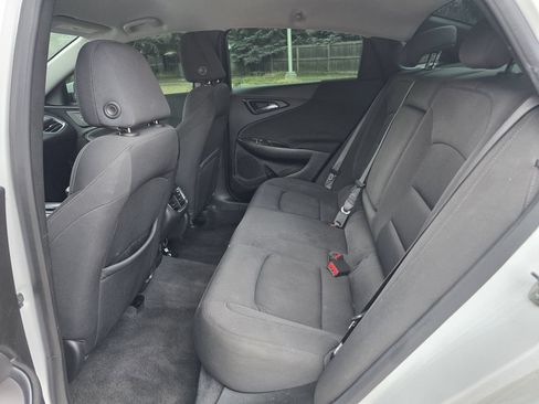 Used 2020 Chevrolet Malibu LT FWD image 17