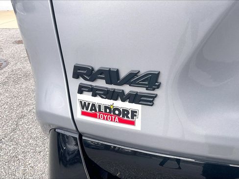 Used 2023 Toyota RAV4 SE image 10