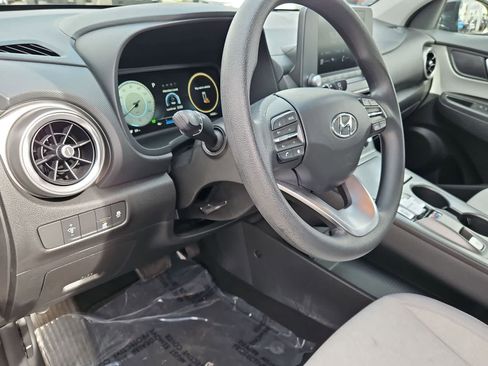 Used 2023 Hyundai Kona SE FWD image 10