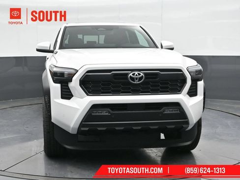 Used 2024 Toyota Tacoma TRD Off-Road w/ TRD Off Road Upgrade Package AWD/4WD image 5