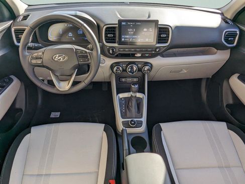 New 2025 Hyundai Venue SEL FWD image 13