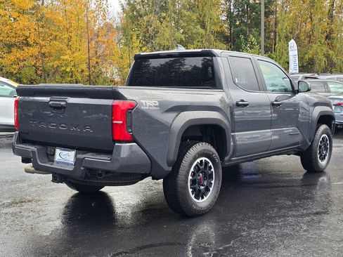 Used 2024 Toyota Tacoma TRD Off-Road image 26