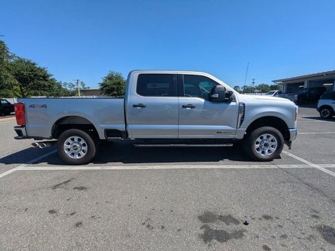 Used 2024 Ford F250 XLT AWD/4WD image 2