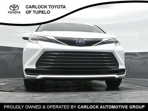 Used 2022 Toyota Sienna LE image 41