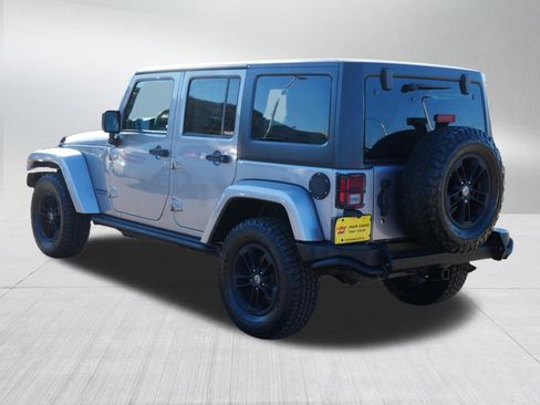 Used 2017 Jeep Wrangler Unlimited Sahara AWD/4WD image 5
