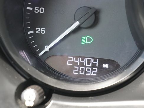 Used 2023 Porsche Macan AWD/4WD image 30