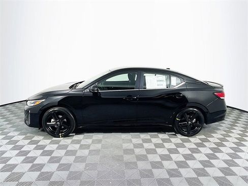 New 2025 Nissan Sentra SR w/ Midnight Edition image 13