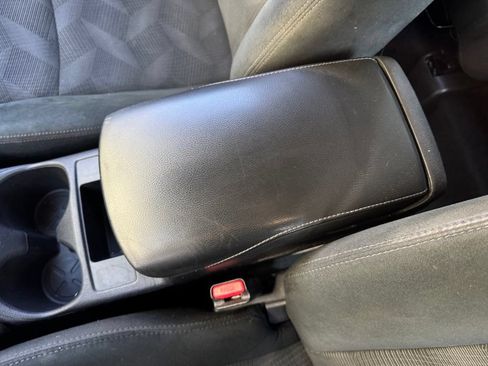 Used 2015 Nissan Rogue S AWD/4WD image 16