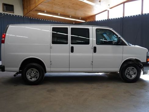 Used 2022 Chevrolet Express 2500 w/ Driver Convenience Package RWD image 8