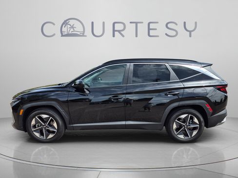 Certified 2025 Hyundai Tucson SEL FWD image 2