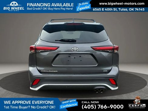 Used 2022 Toyota Highlander XSE FWD image 16