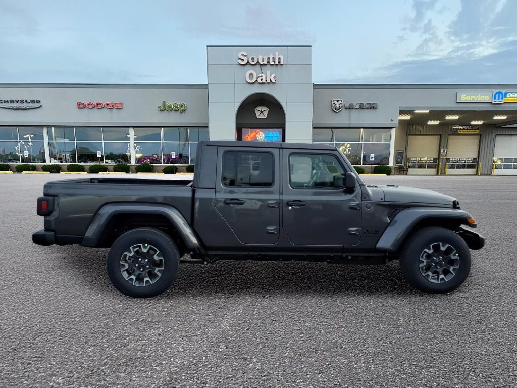 New 2026 Jeep Gladiator Sport AWD/4WD image 2