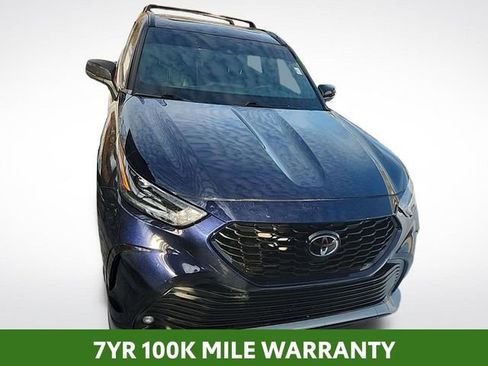 Used 2022 Toyota Highlander XSE image 2