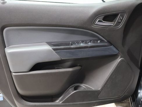 Used 2017 Chevrolet Colorado Z71 image 12