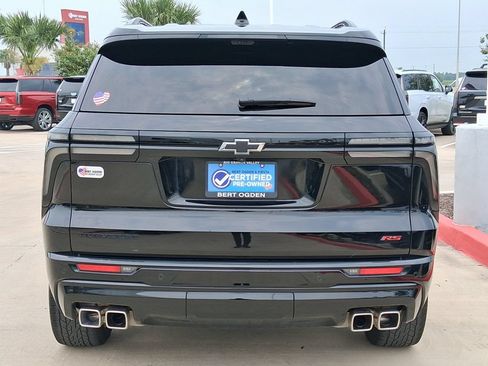 Used 2024 Chevrolet Traverse RS w/ LPO, Floor Liner Package FWD image 5