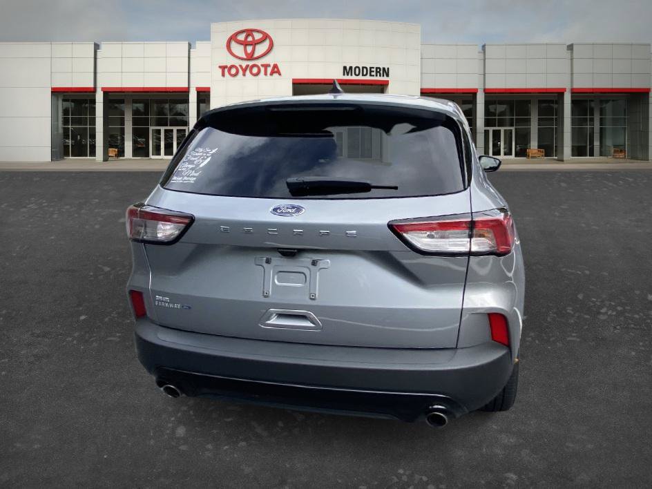 Used 2022 Ford Escape SE w/ SE Sport Appearance Package FWD image 25