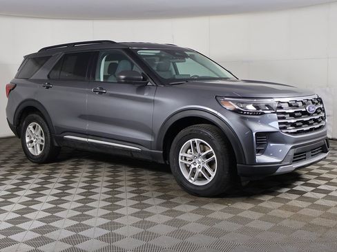 Used 2025 Ford Explorer Active image 53