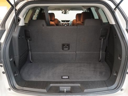 Used 2017 Chevrolet Traverse LT FWD image 11