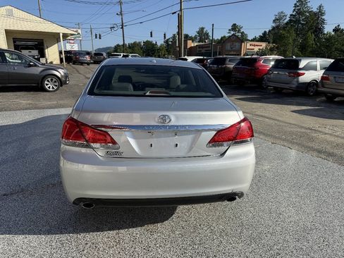 Used 2011 Toyota Avalon Limited FWD image 14