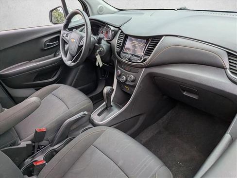 Used 2020 Chevrolet Trax LT FWD image 21