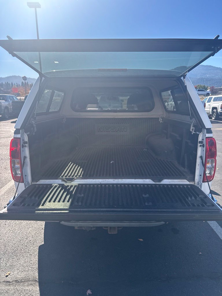 Used 2012 Nissan Frontier SV AWD/4WD image 13