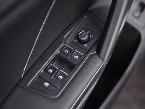 Certified 2024 Volkswagen Tiguan SEL R-Line AWD/4WD image 8