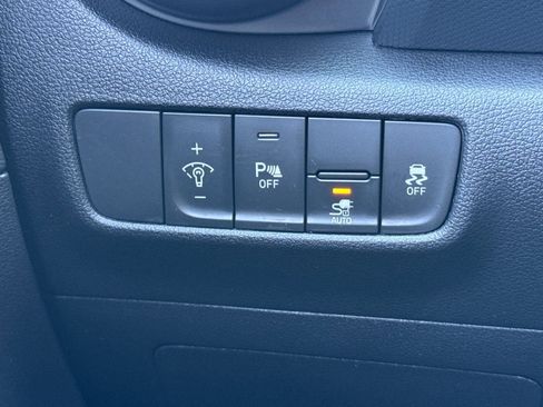 Used 2022 Hyundai Kona Limited image 38