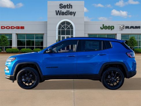 New 2026 Jeep Compass Latitude image 4