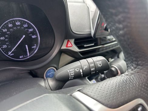 Used 2021 Toyota Sienna Limited image 32