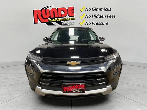 Used 2023 Chevrolet TrailBlazer LT w/ Convenience Package AWD/4WD image 3