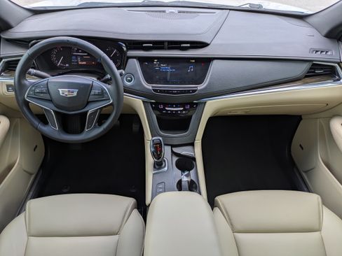 Used 2018 Cadillac XT5 AWD image 15
