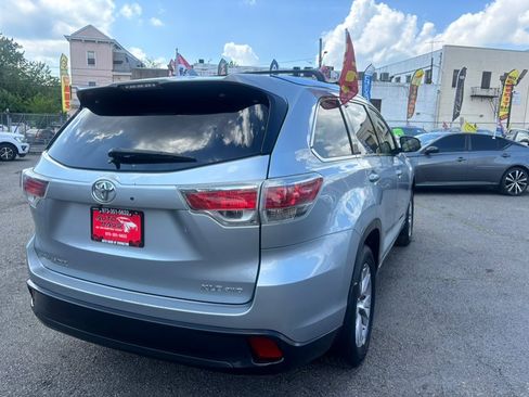 Used 2014 Toyota Highlander XLE AWD/4WD image 4